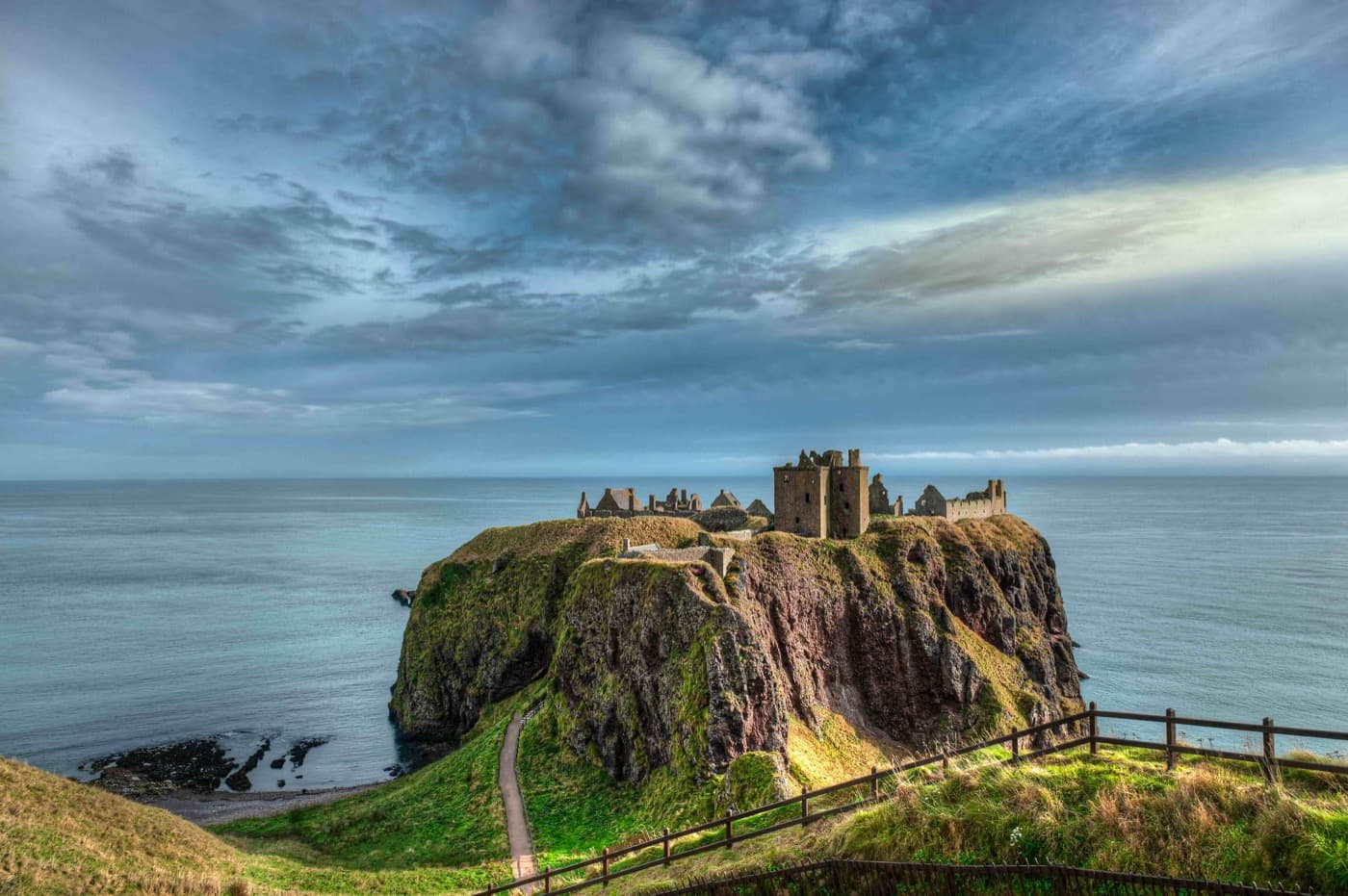 Chauffeur Aberdeen and Private Tours