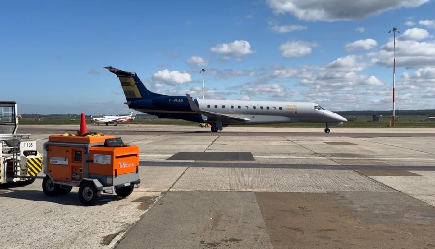 Private airport transfer vehicle