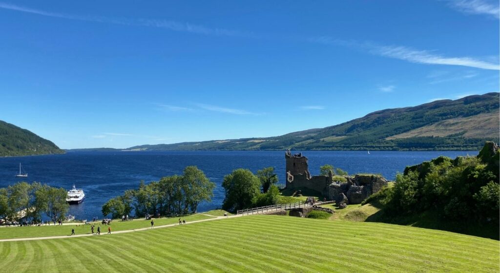 Things to do in Inverness area - Urquhart Castle & Loch Ness